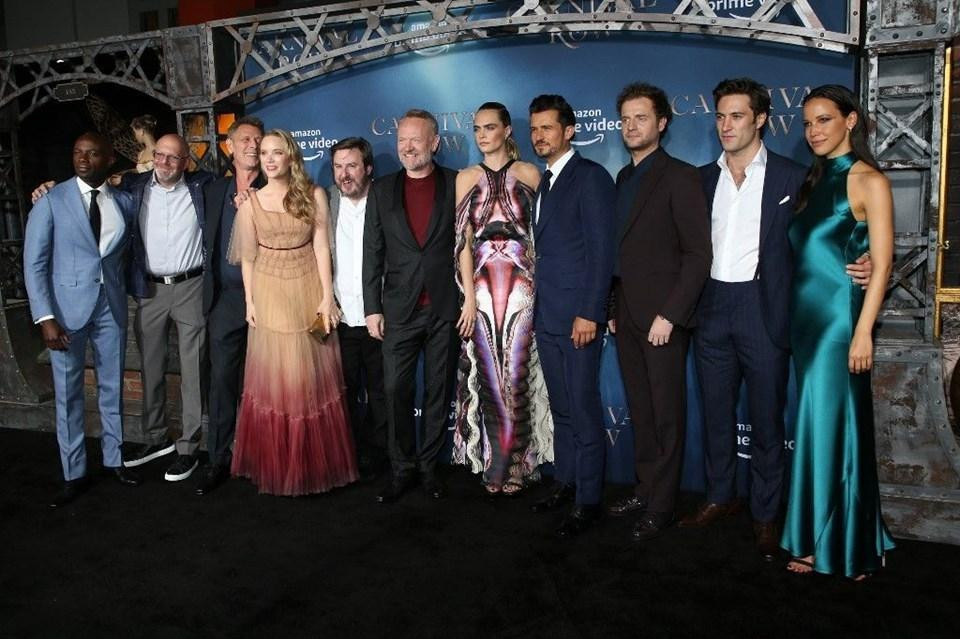 Sevgilisi ilə qırmızı xalıda - FOTOLAR